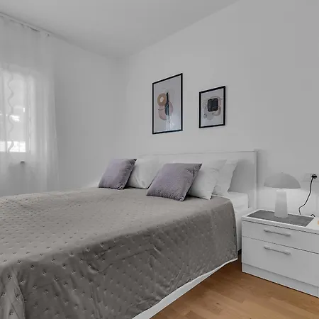 Luxury Sea View Jadra - Free Parking In Garage Appartement